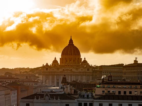 Ρώμη Ιταλία Μαρτίου 2020 Πλατεία Αγίου Πέτρου Μαρμάρινες Κολώνες Και — Φωτογραφία Αρχείου