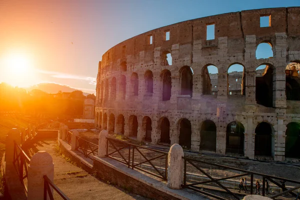 Coliseo Originalmente Conocido Como Anfiteatro Flavio Situado Centro Ciudad Roma —  Fotos de Stock