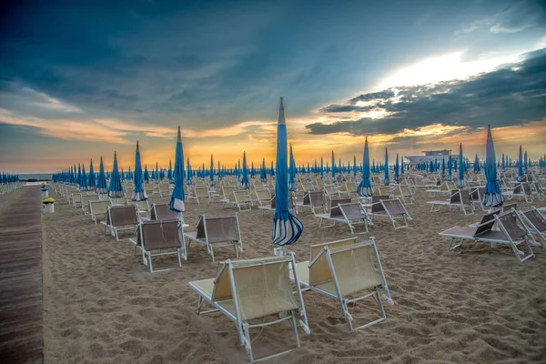 Gün Batımında Emilia Romagna Terk Edilmiş Bir Plaj — Stok fotoğraf