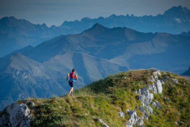 Serina İtalya 3 Eylül 2023: Fiziksel ve psikolojik açıdan iyi eğitimli atletler için tehlikeli dağ koşusu
