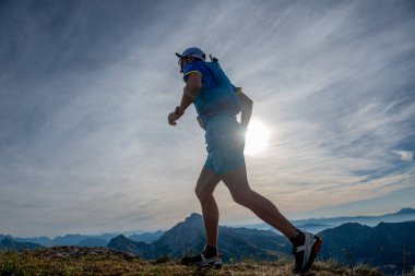 Serina İtalya 3 Eylül 2023: Fiziksel ve psikolojik açıdan iyi eğitimli atletler için tehlikeli dağ koşusu