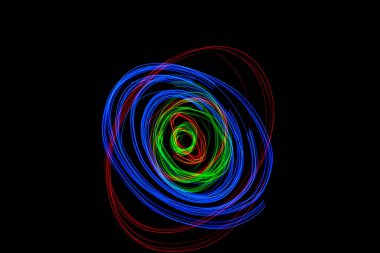 Çeşitli renklerde ışık çizgileri