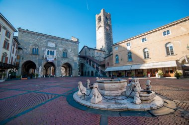 Palazzo della Ragione 'nin atari salonundan Bergamo Katedrali' ne