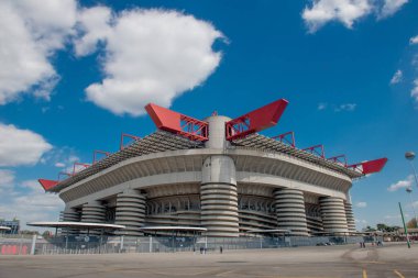 Milan İtalya 14 Nisan 2025: Milano futbol takımları Inter ve Milan 'ın oynadığı San Siro Stadyumu