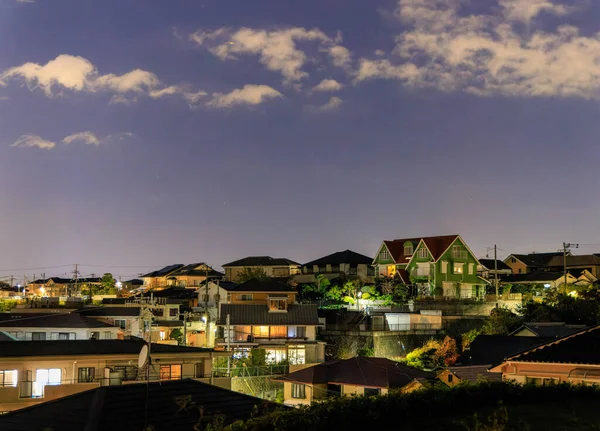 Casas Densas Tranquilo Barrio Suburbano Por Noche Foto Alta Calidad — Foto de Stock