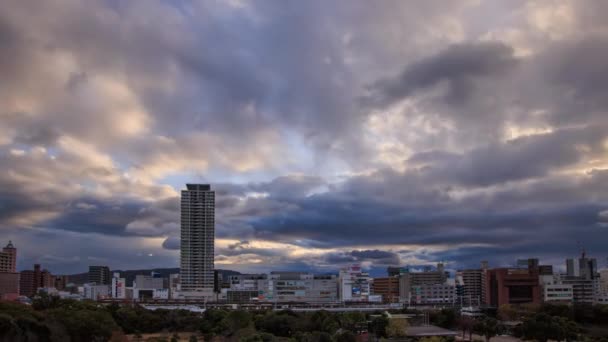 Акаші Японія Грудня 2022 Хмари Переїжджають Через Вежу Невелику Міську — стокове відео