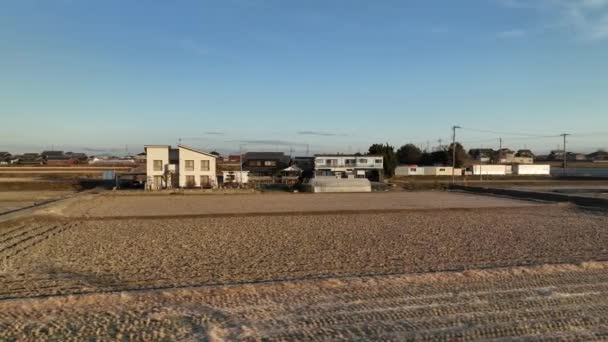 Flying Fast Low Dry Empty Fields Houses Small Rural Community — Video