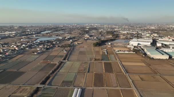 Aerial Pullback Dry Fields Farms Edge Town Golden Hour High — Vídeos de Stock