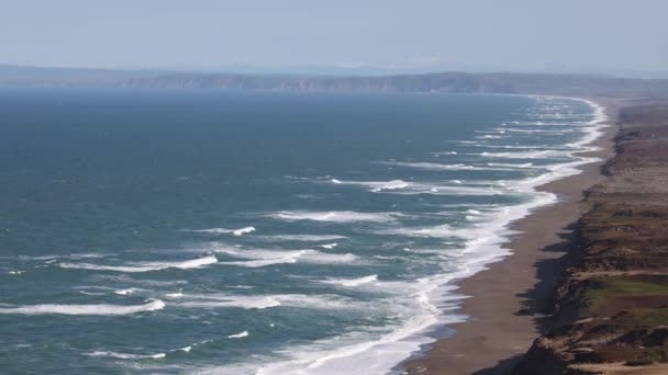 Waves Roll Long Beach Sandy Cliffs Point Reyes National Seashore — Stock Video