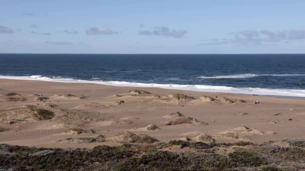 Small Waves Slowly Break Empty Beach Clear View Horizon High — Stock Video