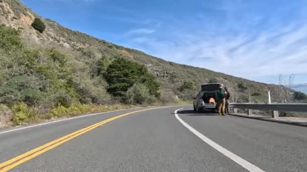 Hrabstwo Marin Kalifornia Lutego 2023 Przejeżdżające Samochody Nadmorskiej Autostradzie Słoneczny — Wideo stockowe