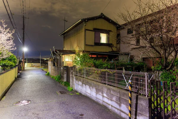 Światła Japońskim Domu Cichej Ulicy Dzielnicy Mieszkalnej Nocy Wysokiej Jakości — Zdjęcie stockowe