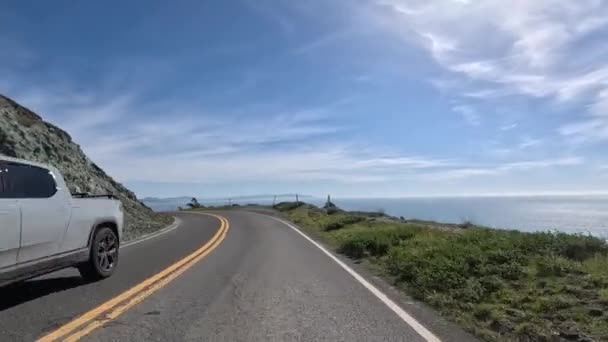 Hrabstwo Marin Kalifornia Lutego 2023 Jazda Słynną Nadmorską Autostradą Słoneczny — Wideo stockowe
