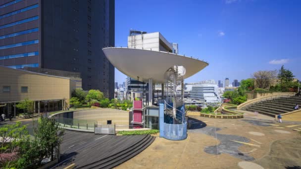 Time Lapse People Walk Unusual Architecture Atop Namba Parks Downtown — Stock Video