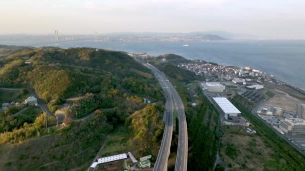 Lecąc Nad Lekkim Ruchem Autostradzie Awaji Island Akashi Bridge Przez — Wideo stockowe