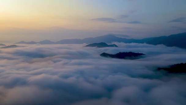 Πρωινή Ομίχλη Αναδύεται Πάνω Από Βουνά Και Takeda Κάστρο Στο — Αρχείο Βίντεο