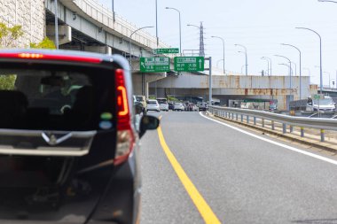 Tokushima 'da trafik yoğun - Osaka otoyolu kavşağı Altın Hafta Tatili sırasında. Yüksek kalite fotoğraf