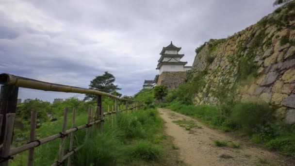 Time Lapse Nuvens Movem Sobre Caminho Para Histórico Castelo Akashi — Vídeo de Stock