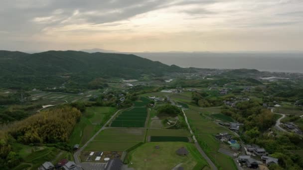 Luftaufnahme Des Traditionellen Jomon Dorfes Der Japanischen Küstenlandschaft Hochwertiges Filmmaterial — Stockvideo