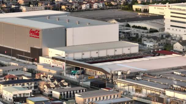 Okubo Japonya Coca Cola Üretim Fabrikası Mahalle Dağıtım Merkezi Yüksek — Stok video