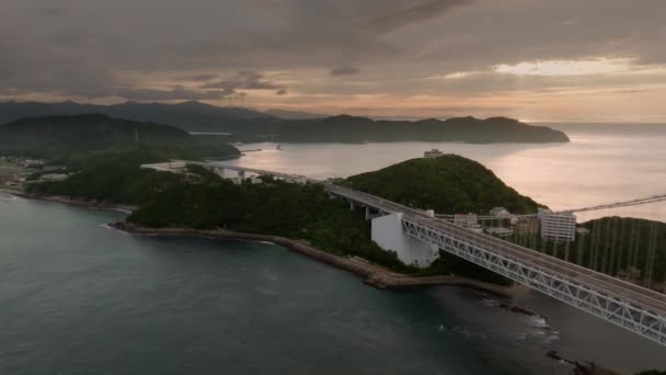 Vista Aérea Dos Carros Ponte Estrada Ilha Litoral Por Sol — Vídeo de Stock