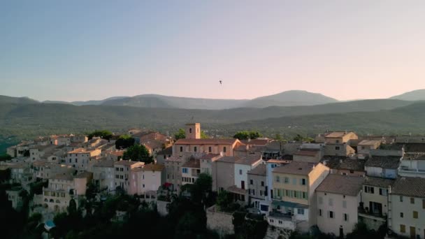 Manhã Cedo Luz Sobre Edifícios Históricos Montanhas Francesas Como Pássaros — Vídeo de Stock