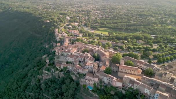 Survoler Des Bâtiments Historiques Dans Village Français Traditionnel Sommet Une — Video