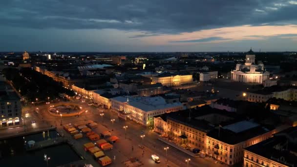 Lit Gebäude Und Kathedrale Marktplatz Der Ruhigen Morgendämmerung Helsinkis Hochwertiges — Stockvideo