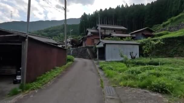 Kronkelende Weg Door Traditionele Japanse Huizen Boerendorp Hoge Kwaliteit Beeldmateriaal — Stockvideo
