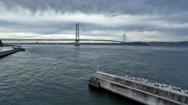 Mova Ponte Suspensa Para Navio Histórico Com Velas Porto Dia — Vídeo de Stock