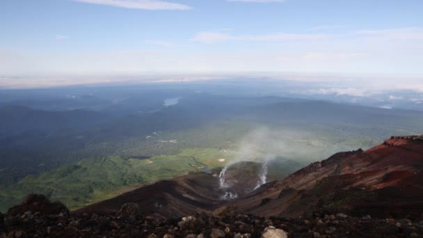 Zeitraffer Vulkanischer Bergschatten Verblassen Als Dampf Aus Schloten Der Landschaft — Stockvideo