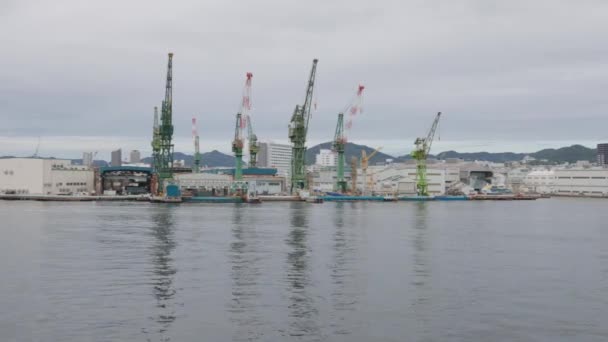 Navegación Por Grúas Carga Muelle Puerto Industrial Por Ciudad Imágenes — Vídeo de stock