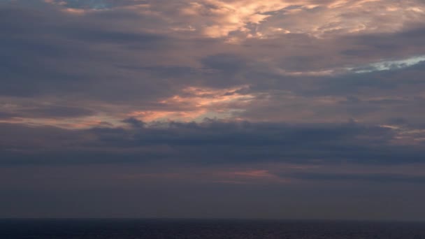 Laatste Licht Van Zonsondergang Wolken Boven Oceaan Hoge Kwaliteit Beeldmateriaal — Stockvideo