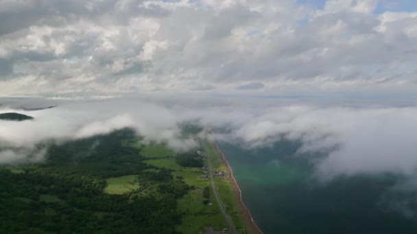 Breek Zomer Kustwolken Mist Boven Noordelijke Hokkaido Weg Langs Zee — Stockvideo