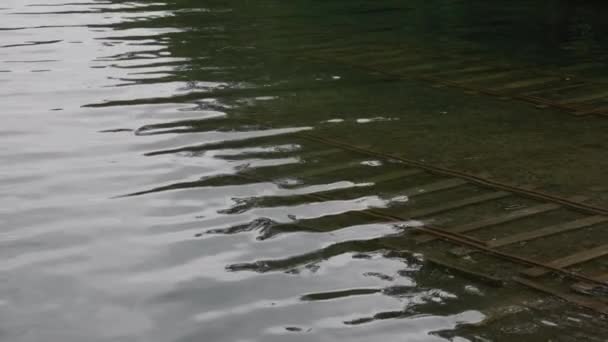 Вода Стискається Над Підводними Стежками Озері Шикарібецу Хоккайдо Японія Високоякісні — стокове відео