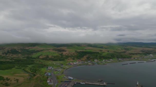 Widok Lotu Ptaka Nadmorskie Domy Wzgórza Północnym Hokkaido Wysokiej Jakości — Wideo stockowe