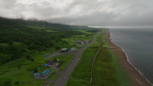 Kustweg Bij Huizen Strand Groen Hokkaido Landschap Zomer Hoge Kwaliteit — Stockvideo