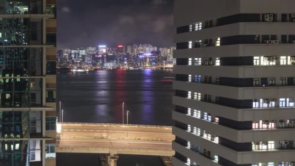Временной Промежуток Облаков Высокоскоростное Движение Современных Высотных Зданий Гавани Гонконга — стоковое видео