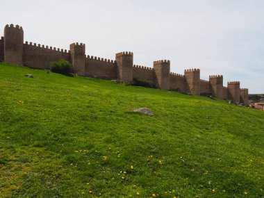 Avila, güzel duvarları olan ortaçağ şehri. İspanya.