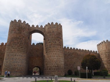 Avila, güzel duvarları olan ortaçağ şehri. İspanya.