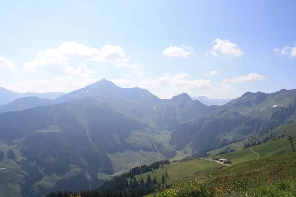 Прогулюючись Австрійськими Горами Районі Альпбаха — стокове фото