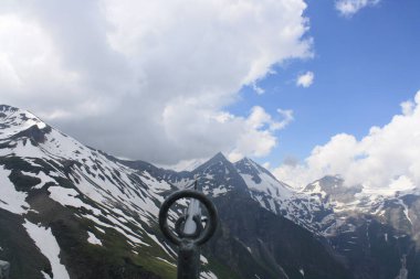 Grossglockner Yüksek Alp Yolu, Avusturya 'da bir dağ geçidi..