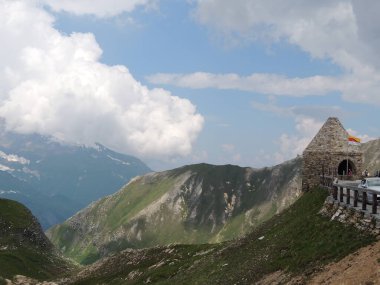 Grossglockner Yüksek Alp Yolu, Avusturya 'da bir dağ geçidi..