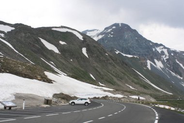 Grossglockner Yüksek Alp Yolu, Avusturya 'da bir dağ geçidi..