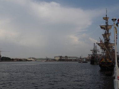 Portugalete 'de klasik ve eski tekneler sergisi. İspanya.