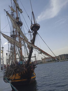 Portugalete 'de klasik ve eski tekneler sergisi. İspanya.