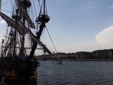 Portugalete 'de klasik ve eski tekneler sergisi. İspanya.