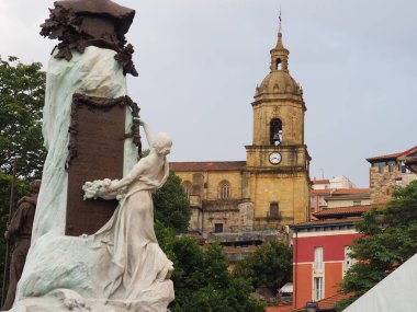 Portugalete, Vizcaya 'da eski gemilerin sergilendiği bir balıkçı köyü. İspanya.