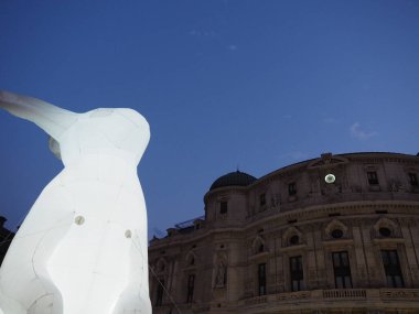 Bilbao, Biscayan başkentinde beyaz geceler. İspanya.