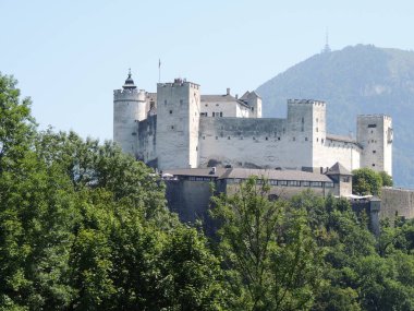 Salzburg, Alpler manzaralı Avusturya şehri..